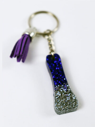 GLITTER KEYCHAIN LETTER I (purple-silver)