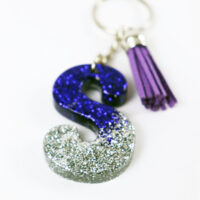 GLITTER KEYCHAIN LETTER S (purple-silver)